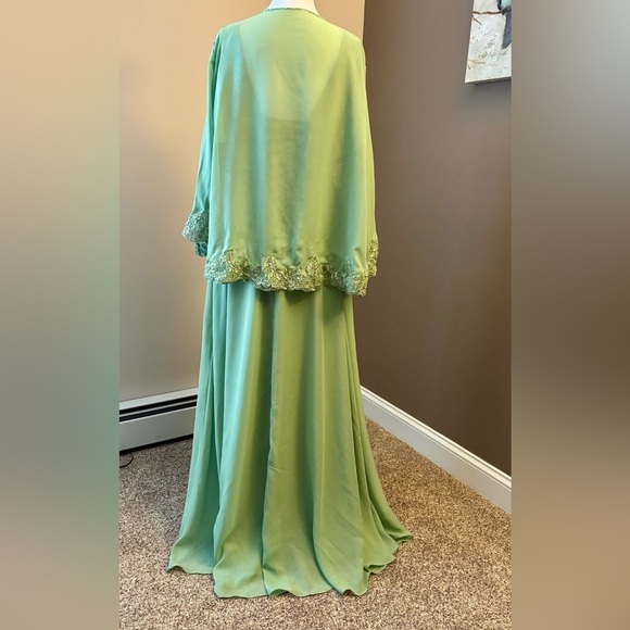 Green Flutter Sleeve V-Neck Gown for Wedding w/jacket - Picture 9 of 9